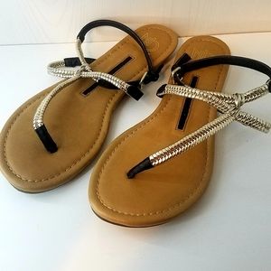 🛍3 for $15 Cute sandals, excellent condition